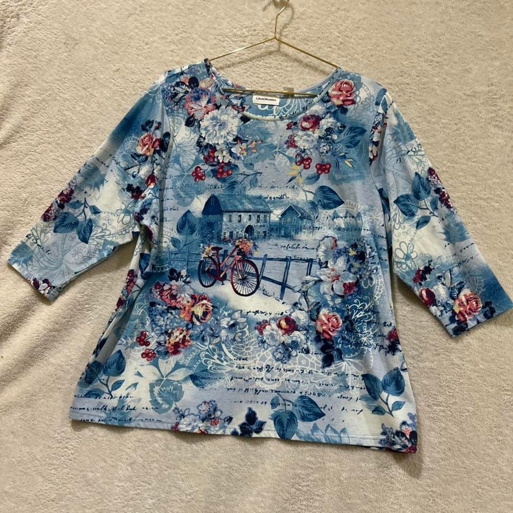 Blue and white floral top with a cute bicycle design I.B Diffusion size 1X
